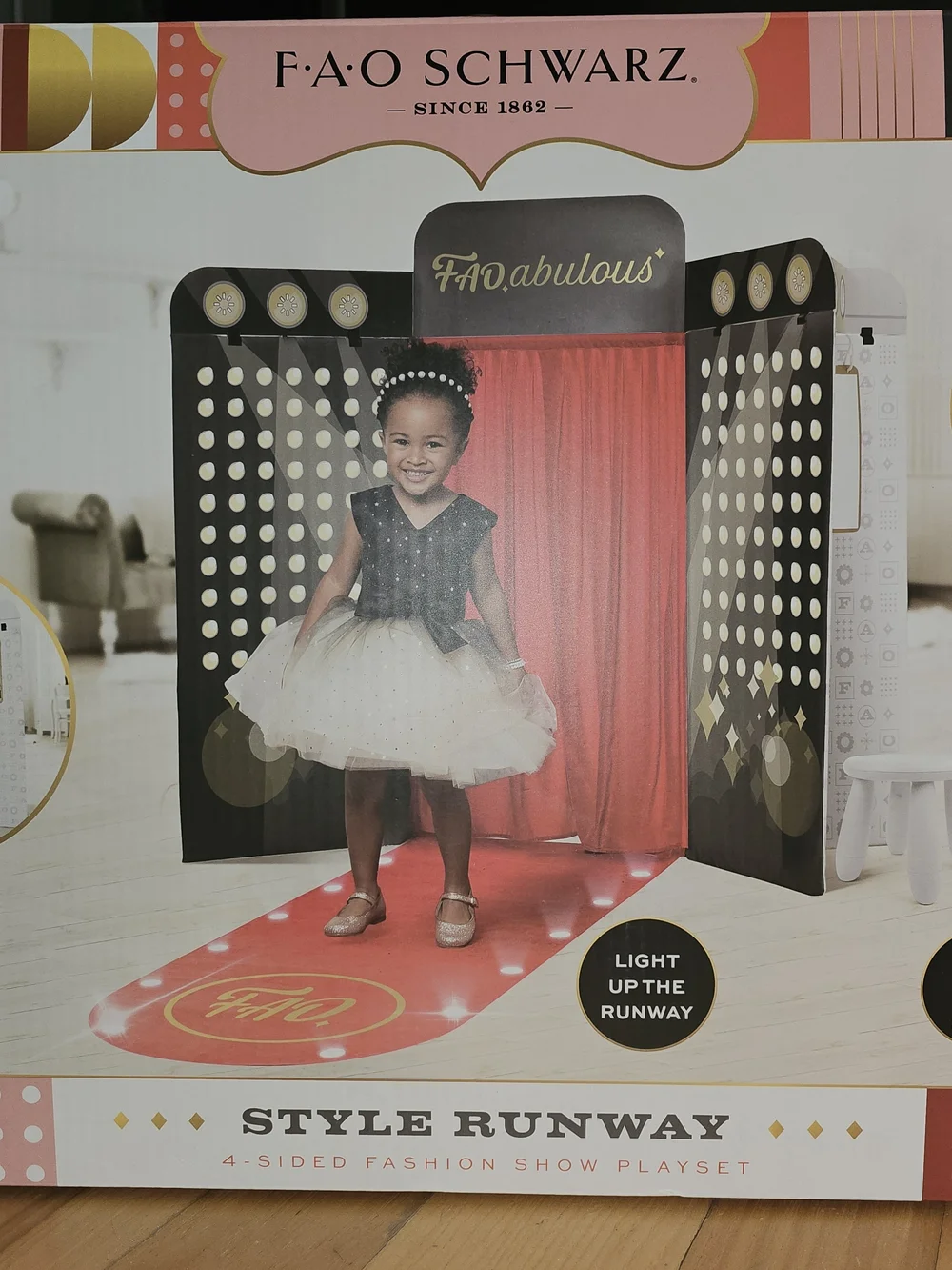 FAO Schwarz Kids Fashion Runway Playset